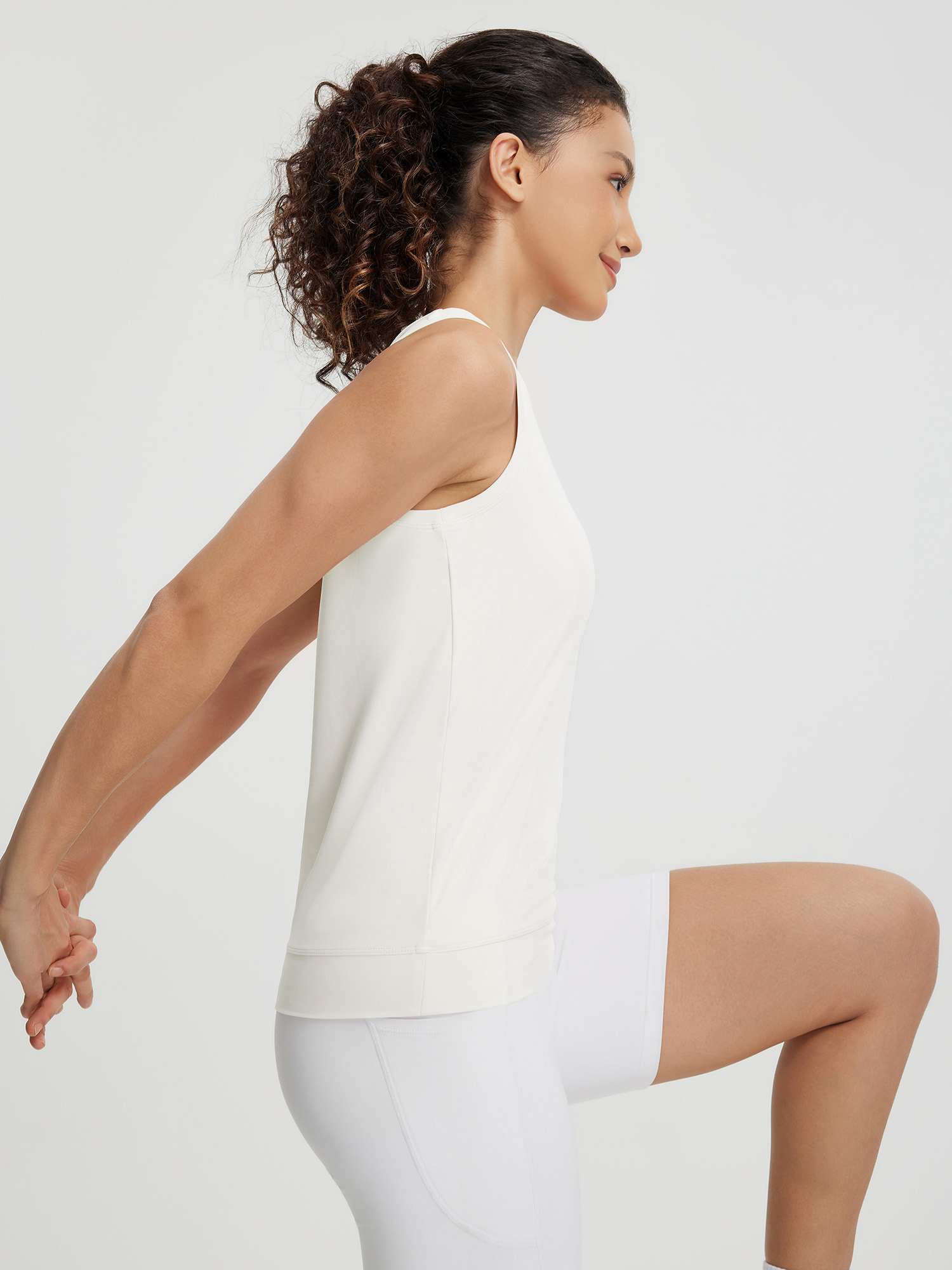Baleaf Ultra-Soft Workout Crewneck Tank Top - Image 14