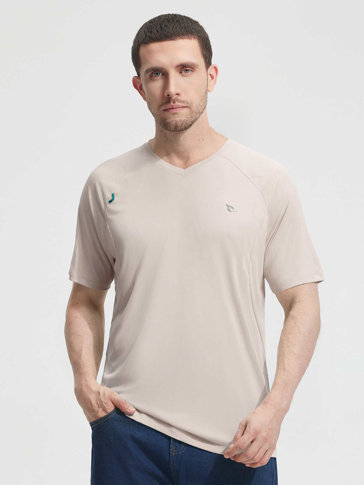 Baleaf UPF 50+ Quick-Dry V-Neck Shirt - Image 13