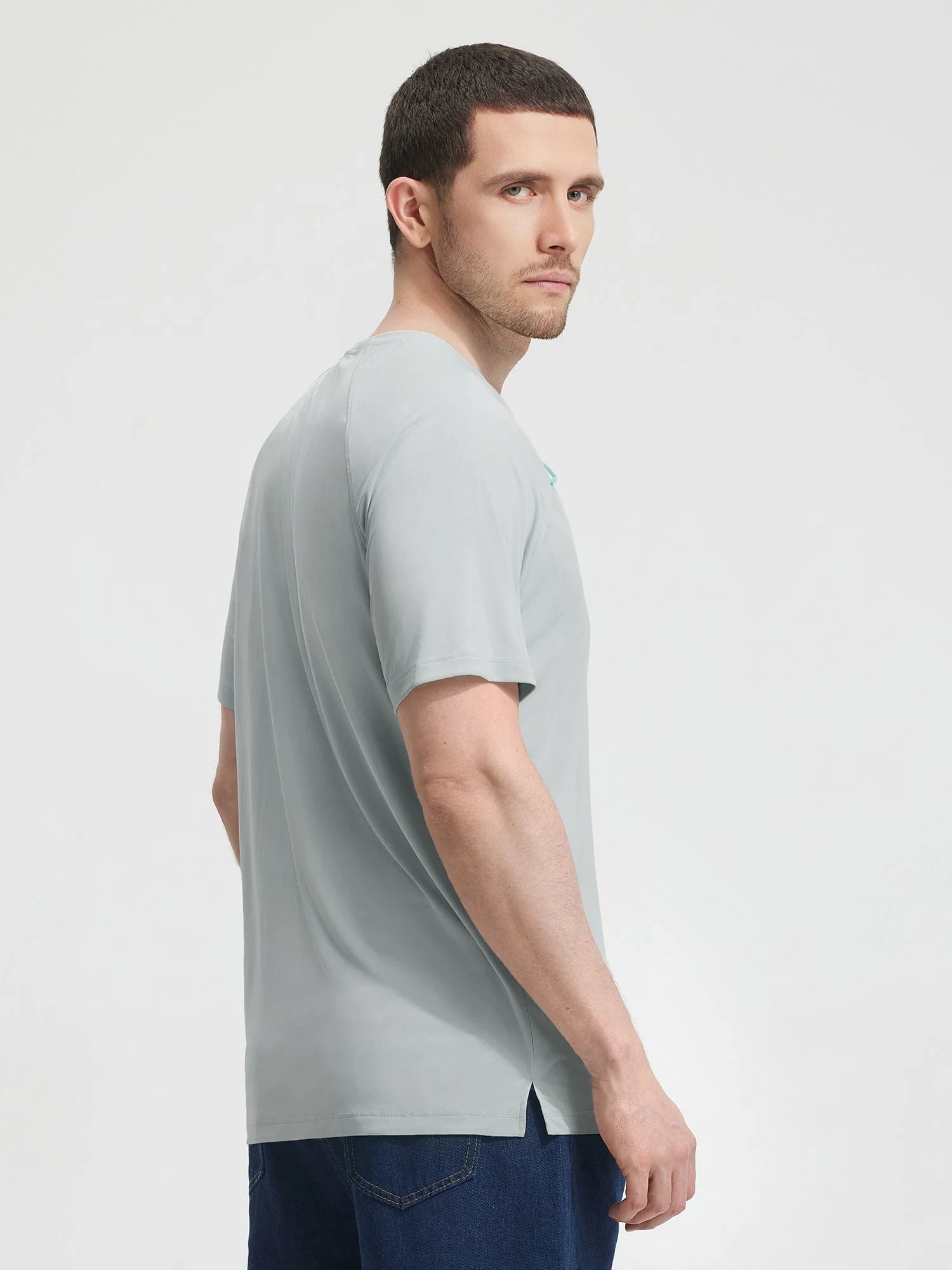 Baleaf UPF 50+ Quick-Dry V-Neck Shirt - Image 21
