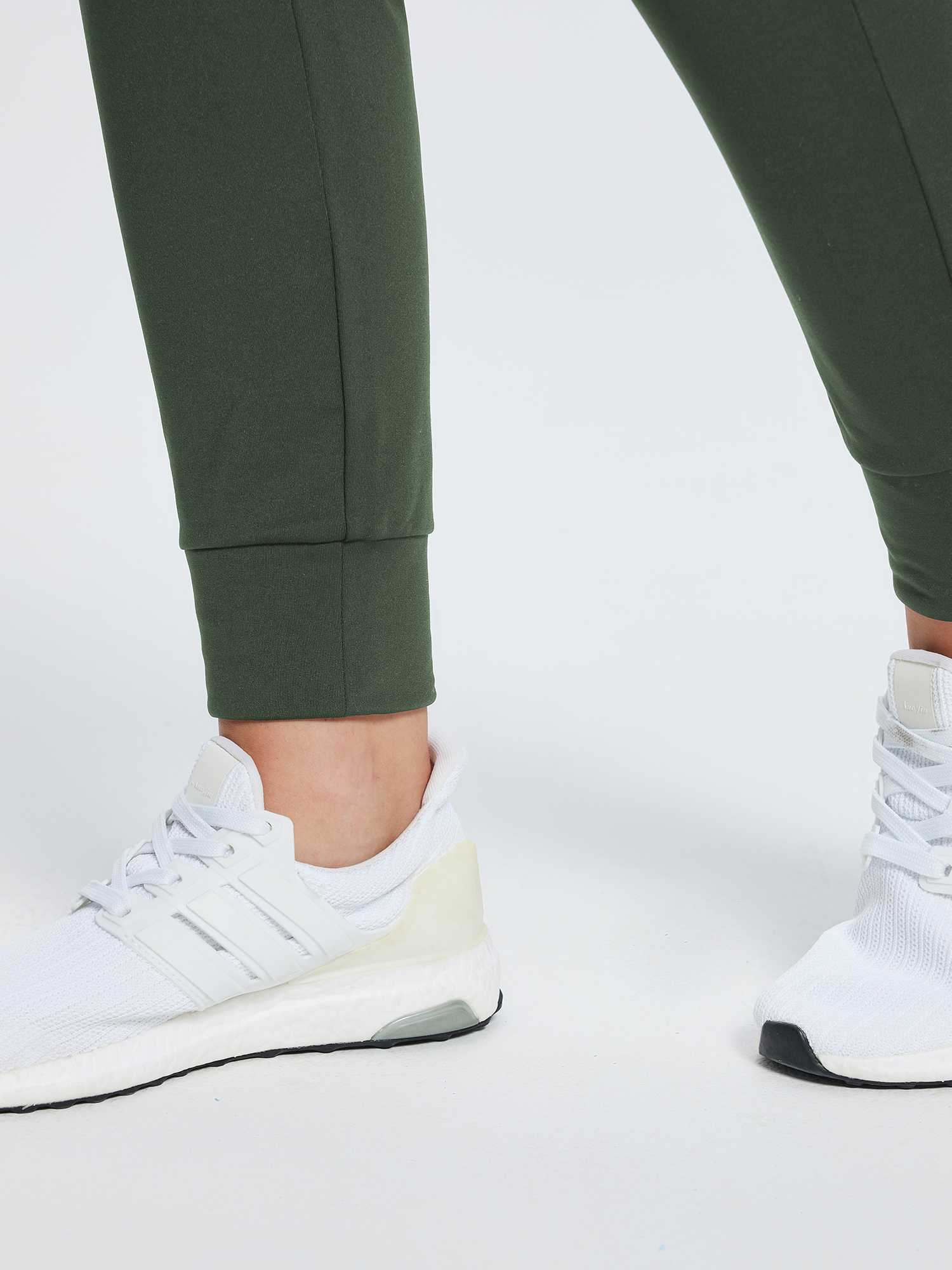 Laureate Thermal Tapered Joggers (Original) - Image 42