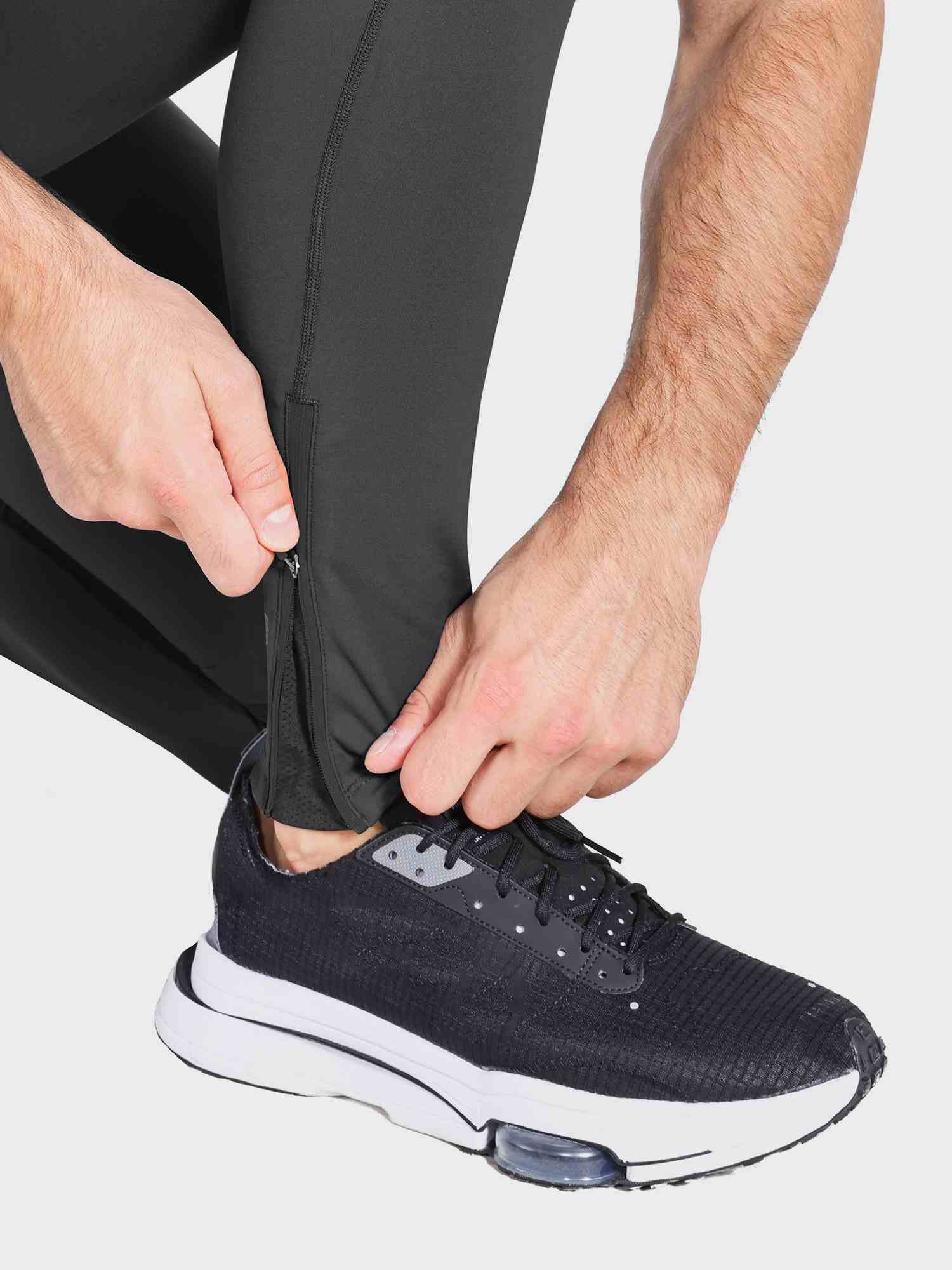 Men's Fleece-Lined Water-Resistant Running Tights - Image 34