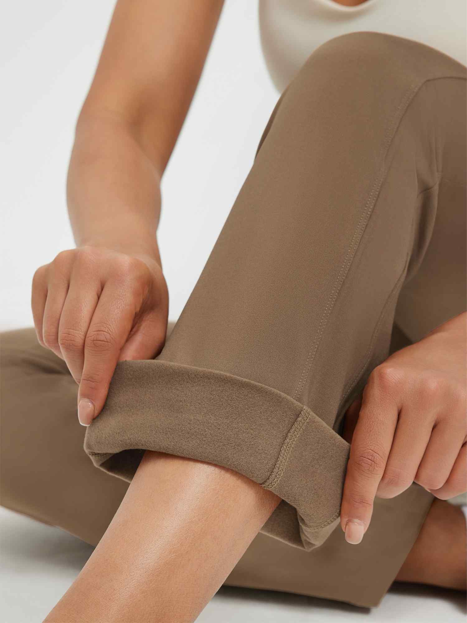 Women’s Running Boot-Cut Fleece Straight-Leg Pants - Image 11